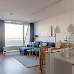 Pier 1167 *