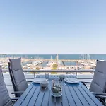 Pier 1167 דירה