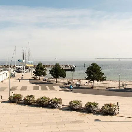 Pier 1167 Apartment *